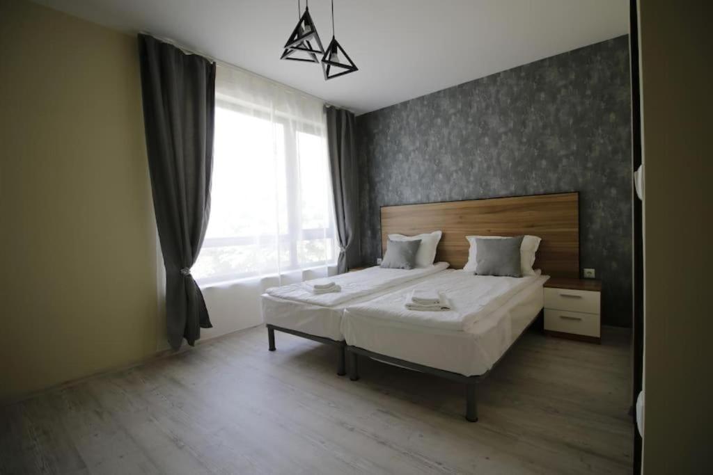 La Familia Apartments Варна Екстериор снимка