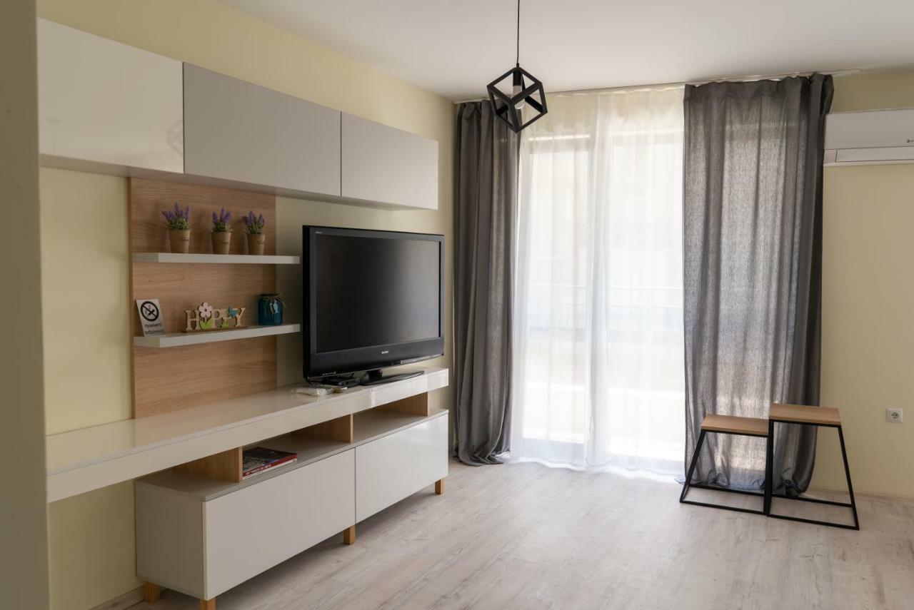 La Familia Apartments Варна Екстериор снимка