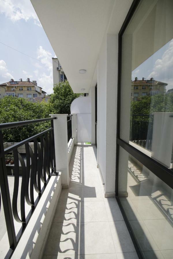 La Familia Apartments Варна Екстериор снимка