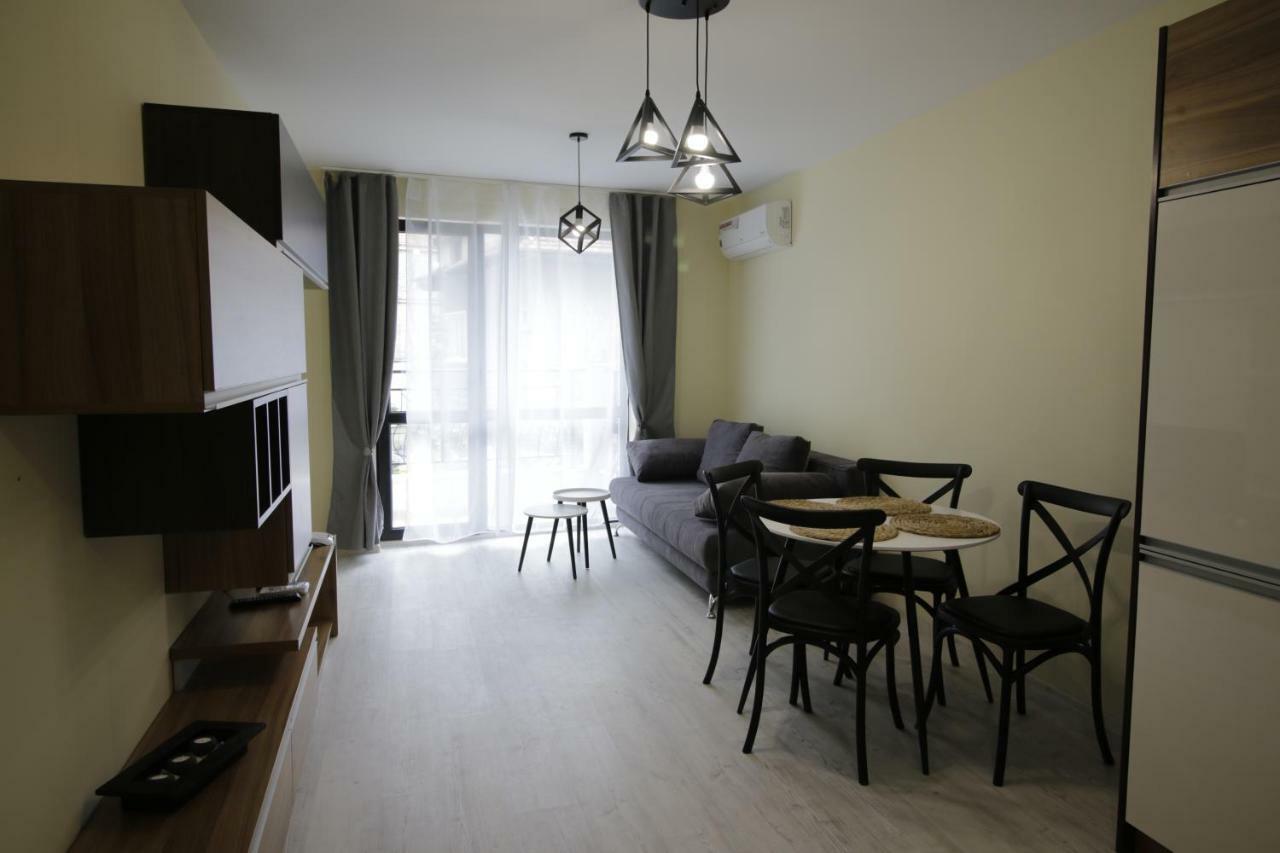 La Familia Apartments Варна Екстериор снимка