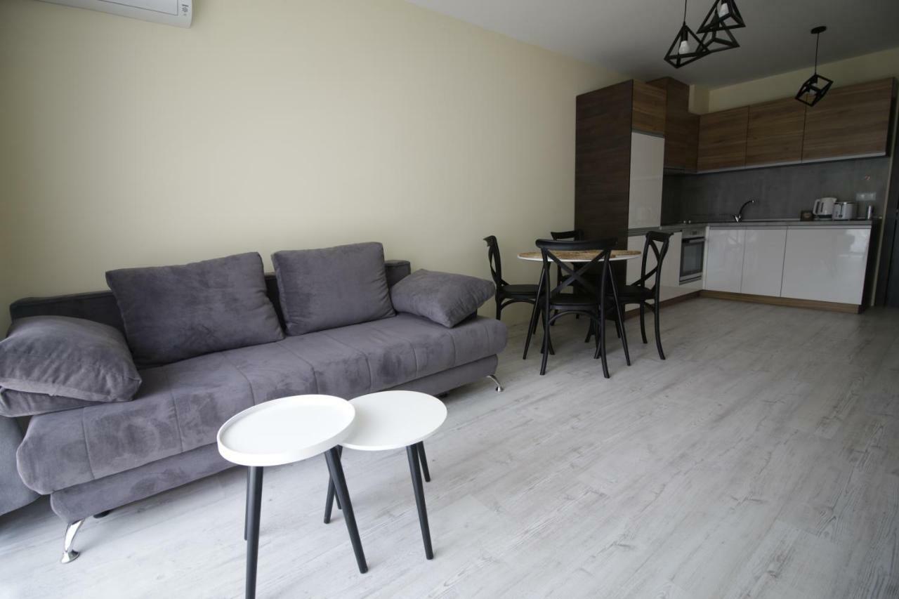 La Familia Apartments Варна Екстериор снимка